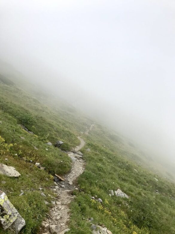 Wanderweg im Nebel